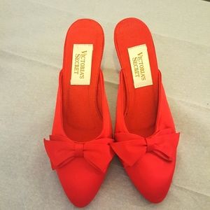 Vtg Victoria's Secret red satin mule size 5/6